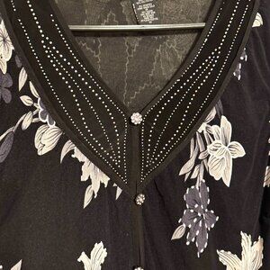 GORGEOUS  TOP w/RHINESTONE DETAIL  3X PLUS   #Y